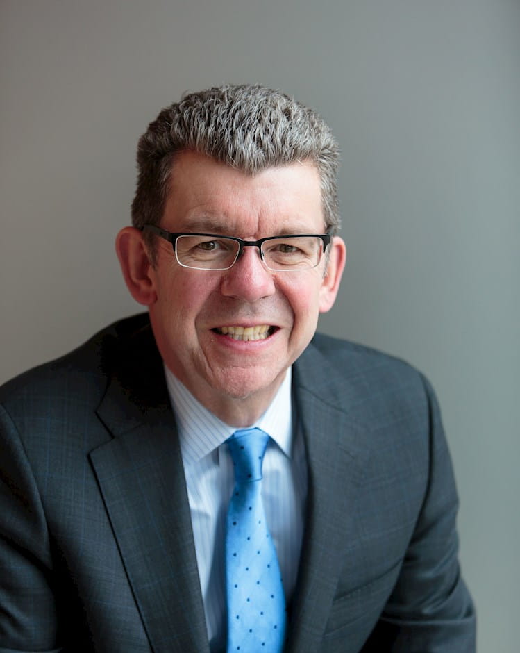 douglas skinner headshot